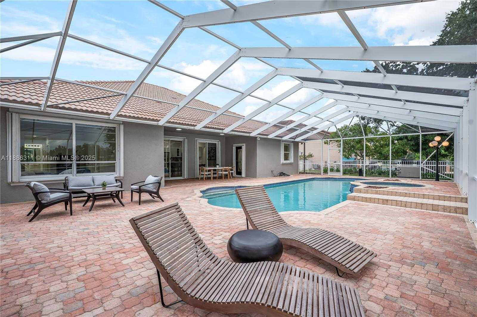 Small Image of 12814 NORTH WEST 20TH ST, Pembroke Pines Number 28