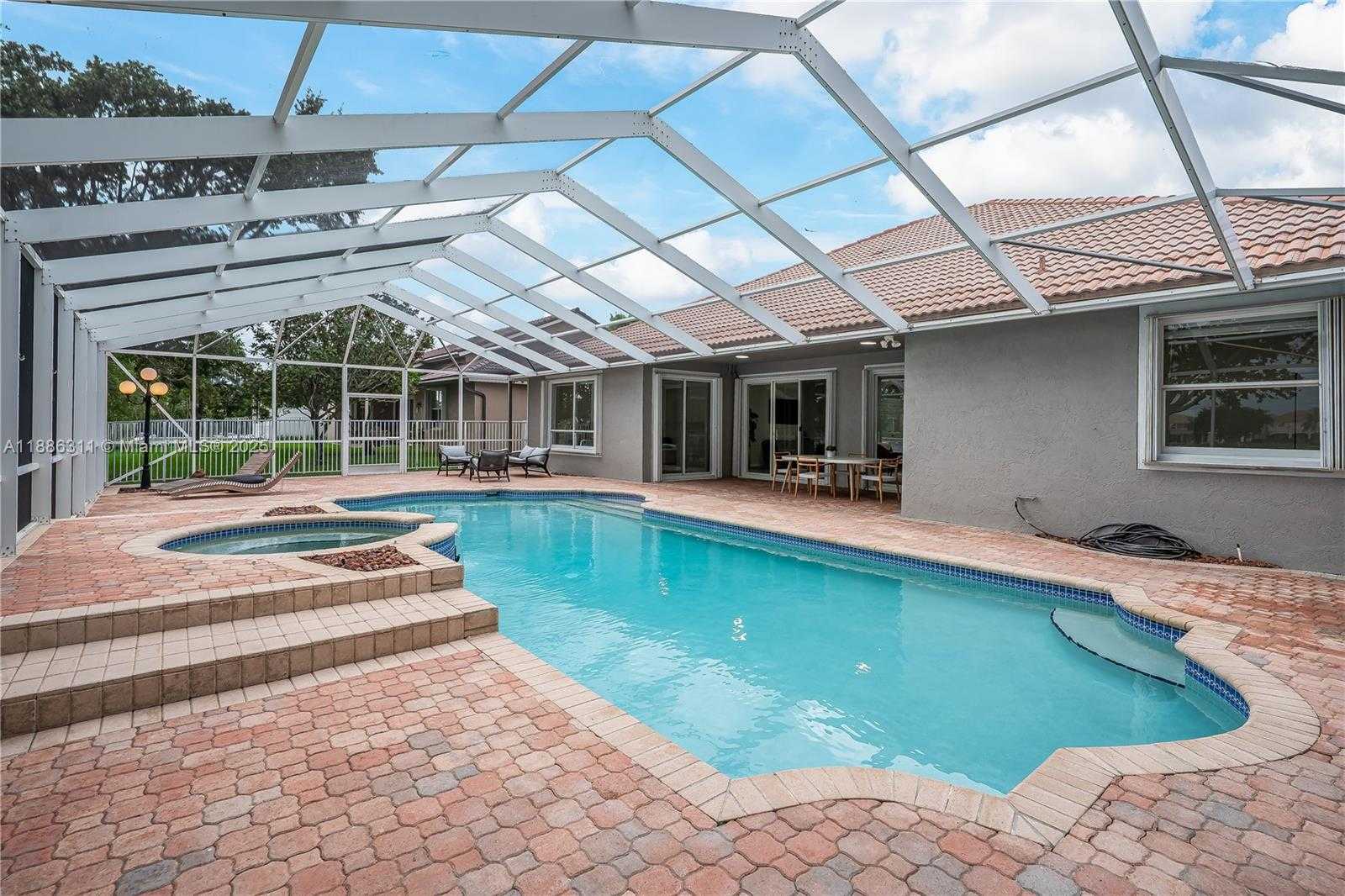 Small Image of 12814 NORTH WEST 20TH ST, Pembroke Pines Number 30