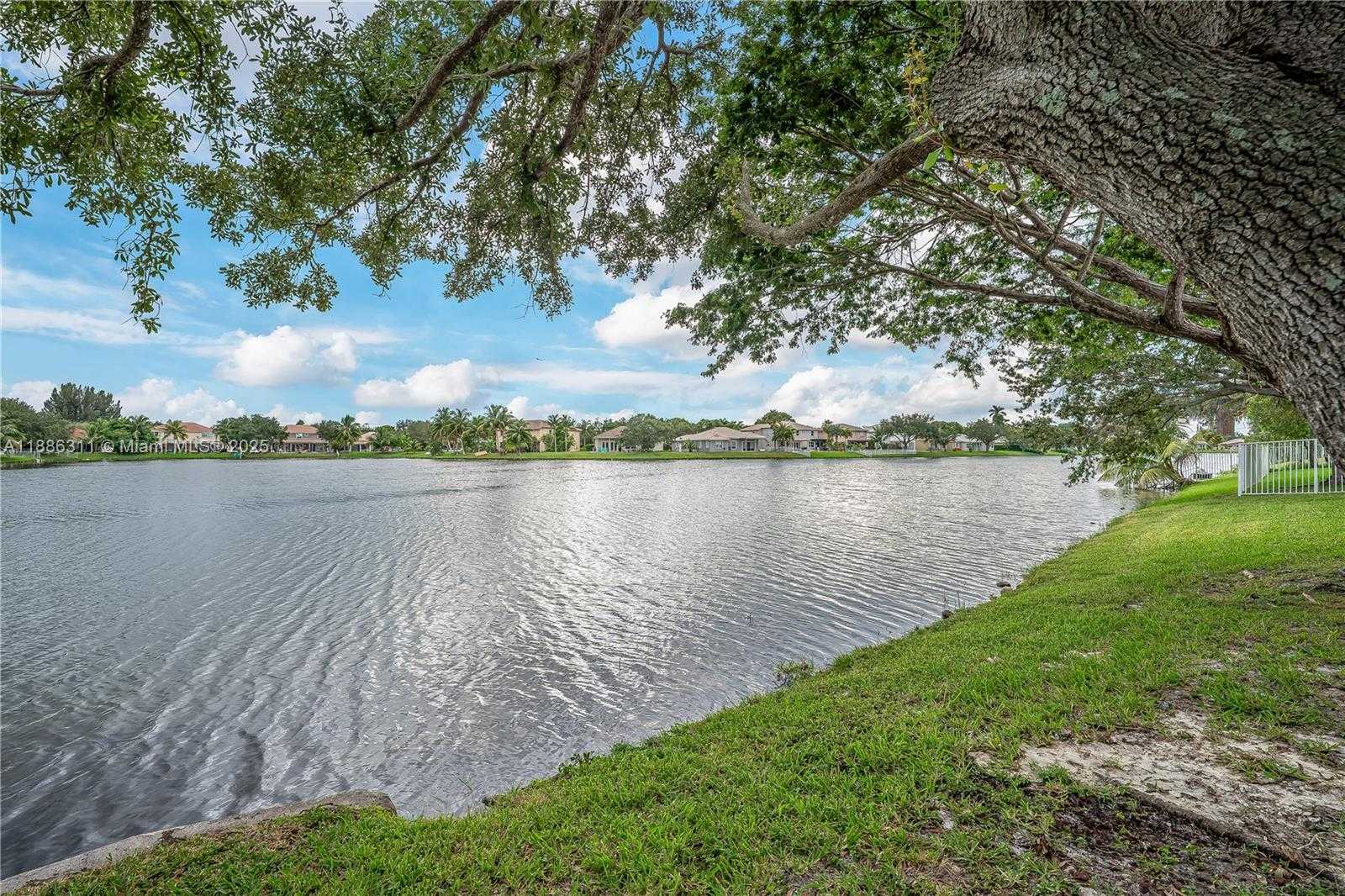 Small Image of 12814 NORTH WEST 20TH ST, Pembroke Pines Number 34
