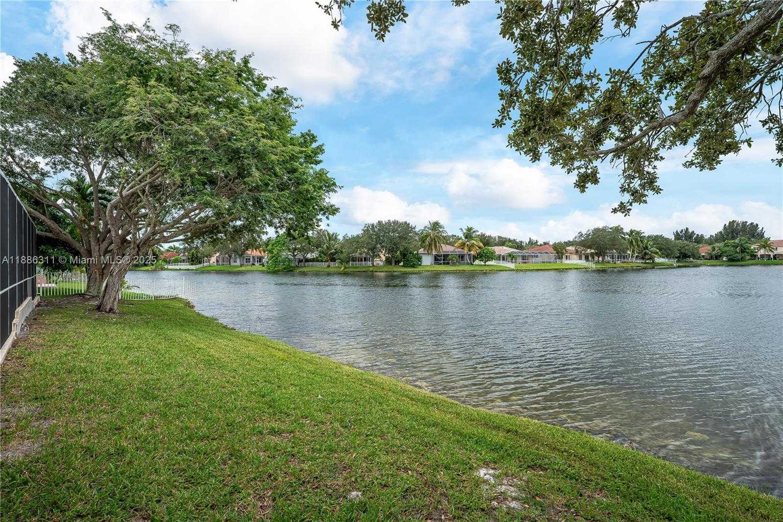 Small Image of 12814 NORTH WEST 20TH ST, Pembroke Pines Number 36