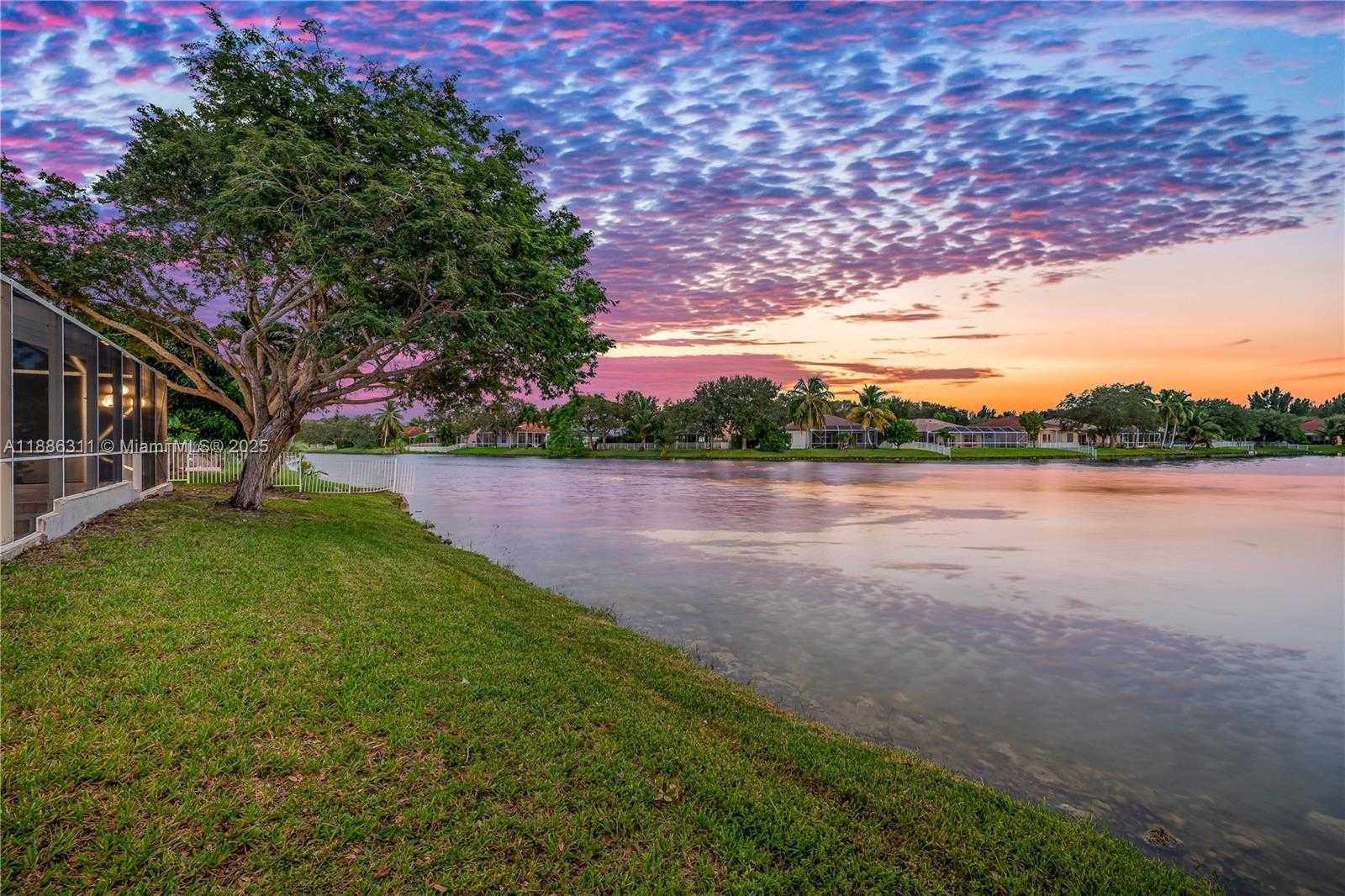 Small Image of 12814 NORTH WEST 20TH ST, Pembroke Pines Number 37