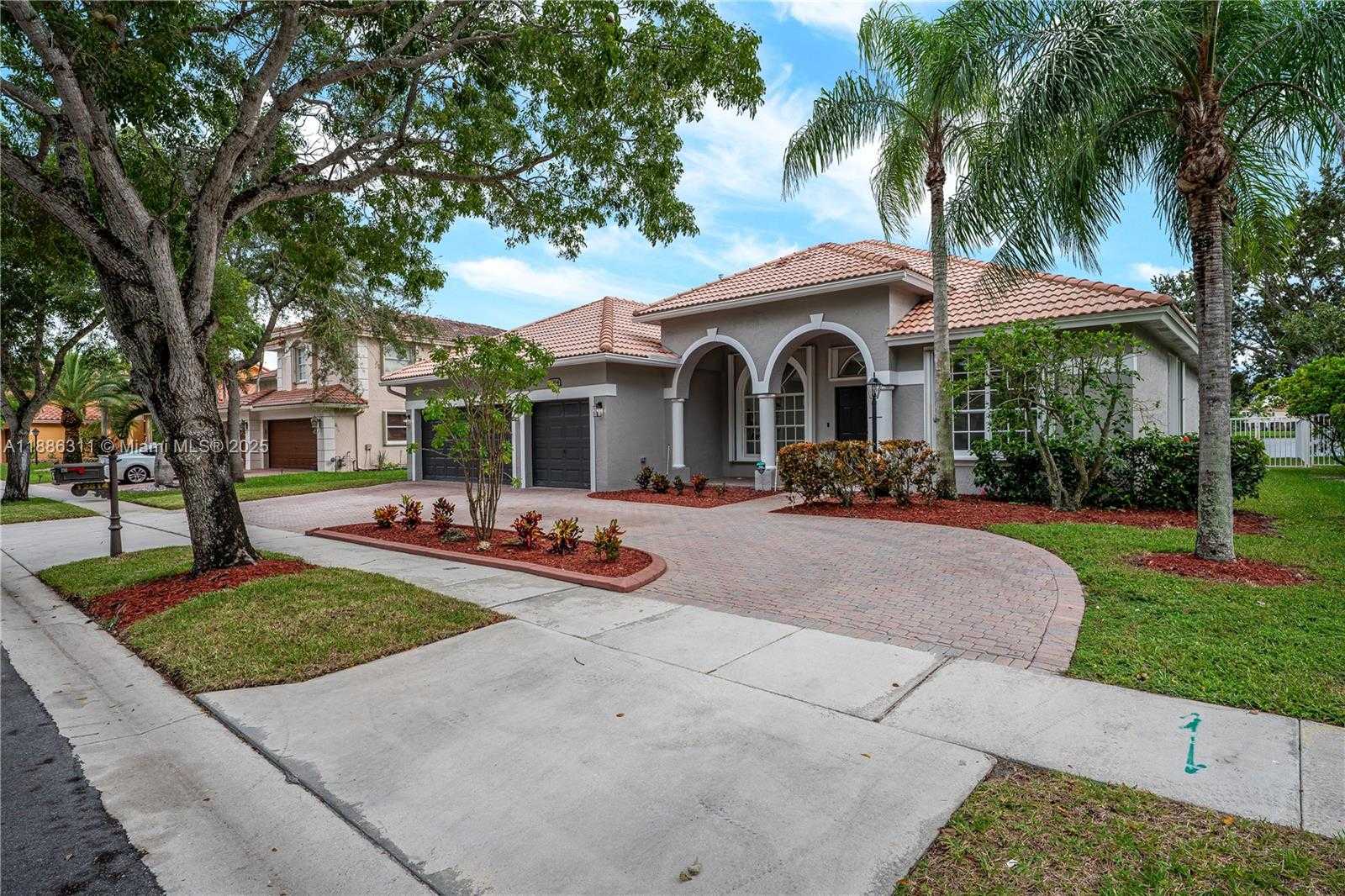 Small Image of 12814 NORTH WEST 20TH ST, Pembroke Pines Number 41