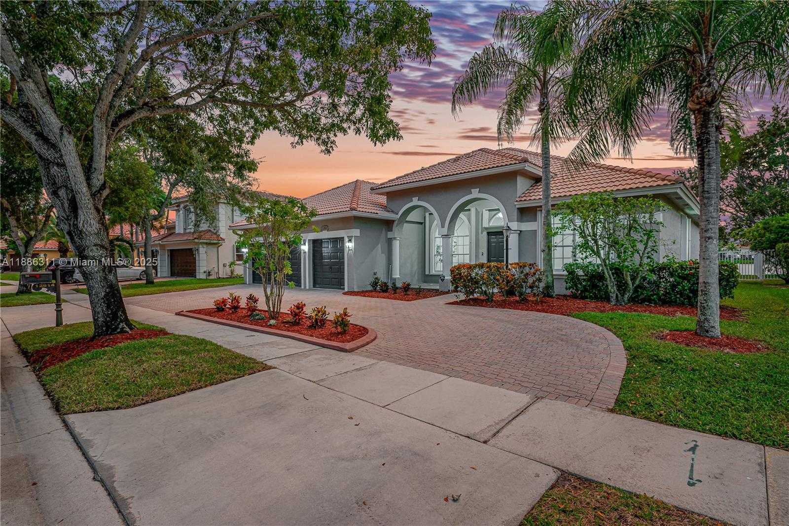 Small Image of 12814 NORTH WEST 20TH ST, Pembroke Pines Number 43