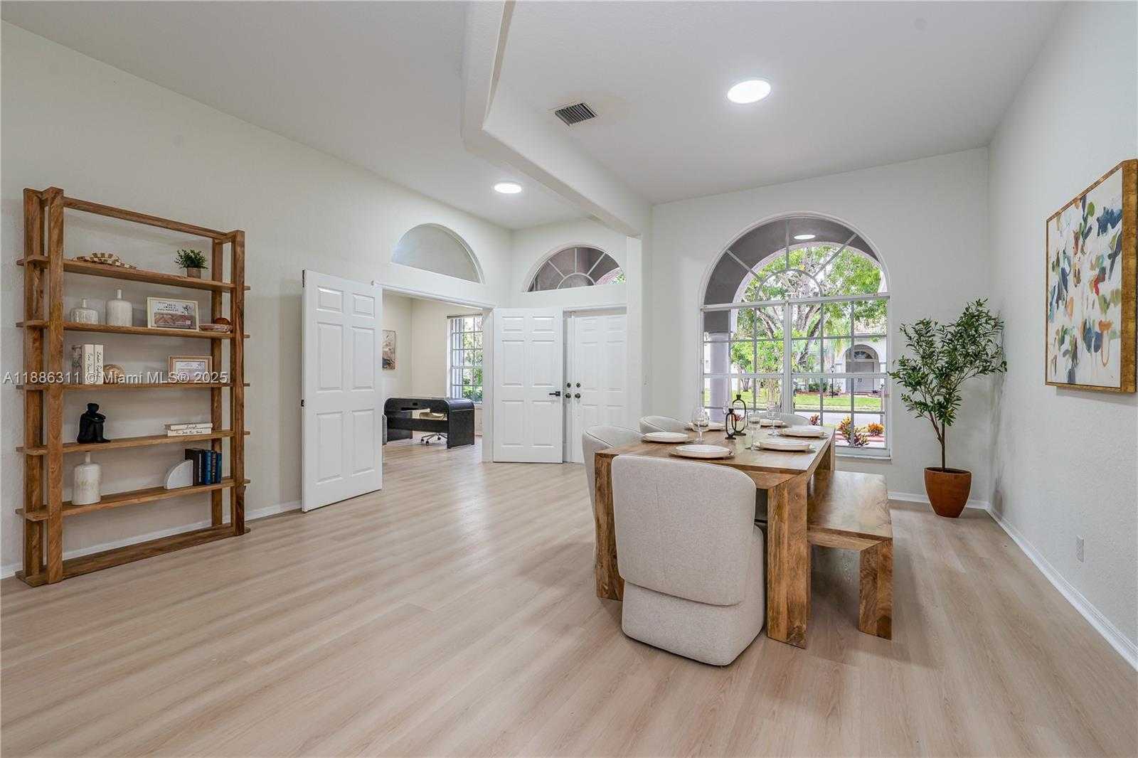Small Image of 12814 NORTH WEST 20TH ST, Pembroke Pines Number 5