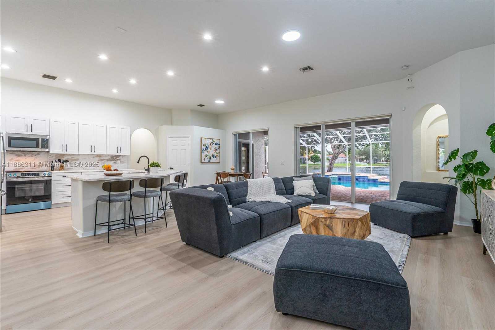 Small Image of 12814 NORTH WEST 20TH ST, Pembroke Pines Number 8