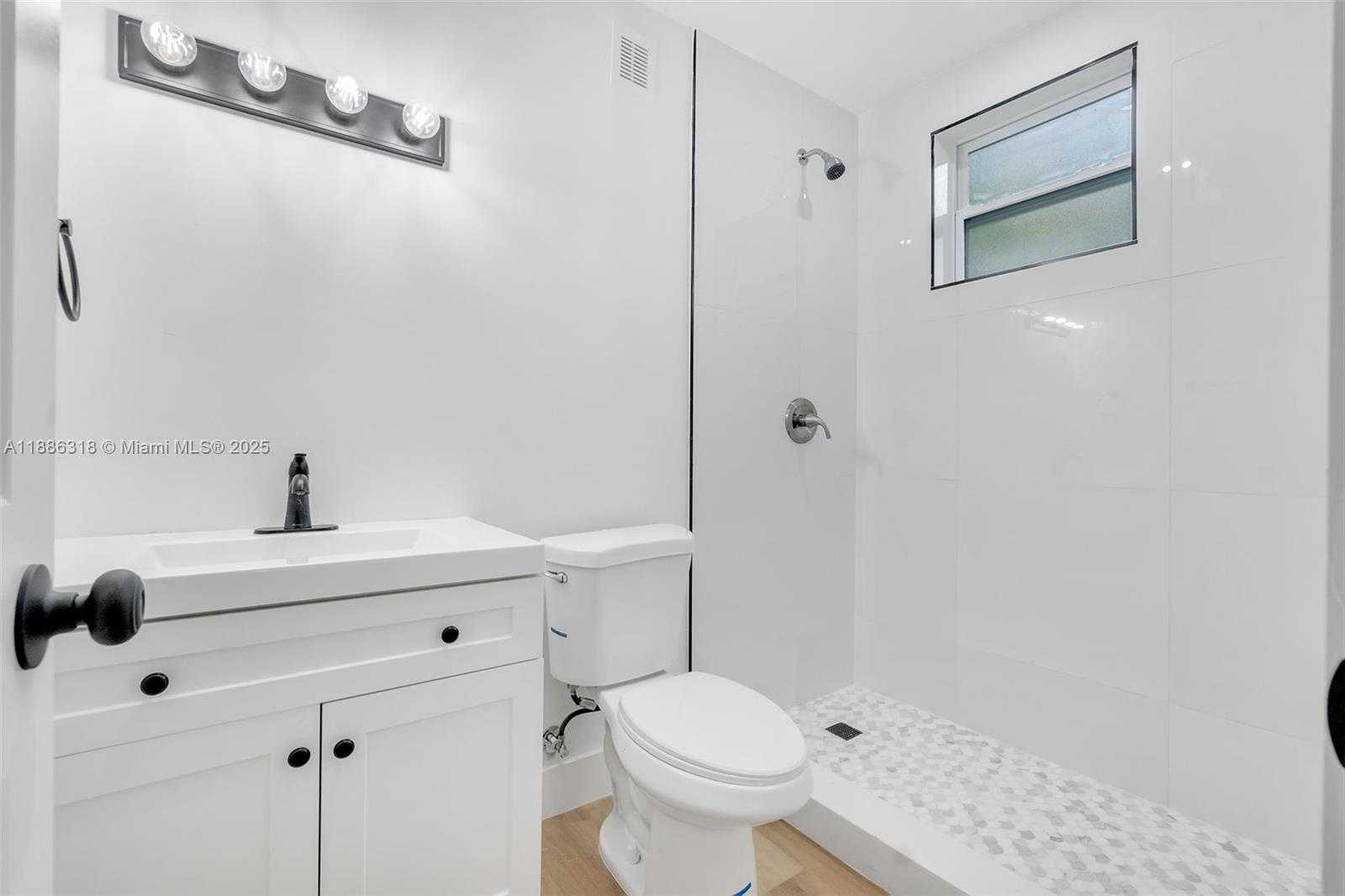 Small Image of 924 WEST 28TH ST, Hialeah Number 18