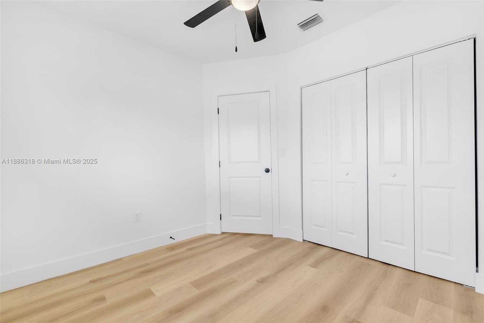 Small Image of 924 WEST 28TH ST, Hialeah Number 27