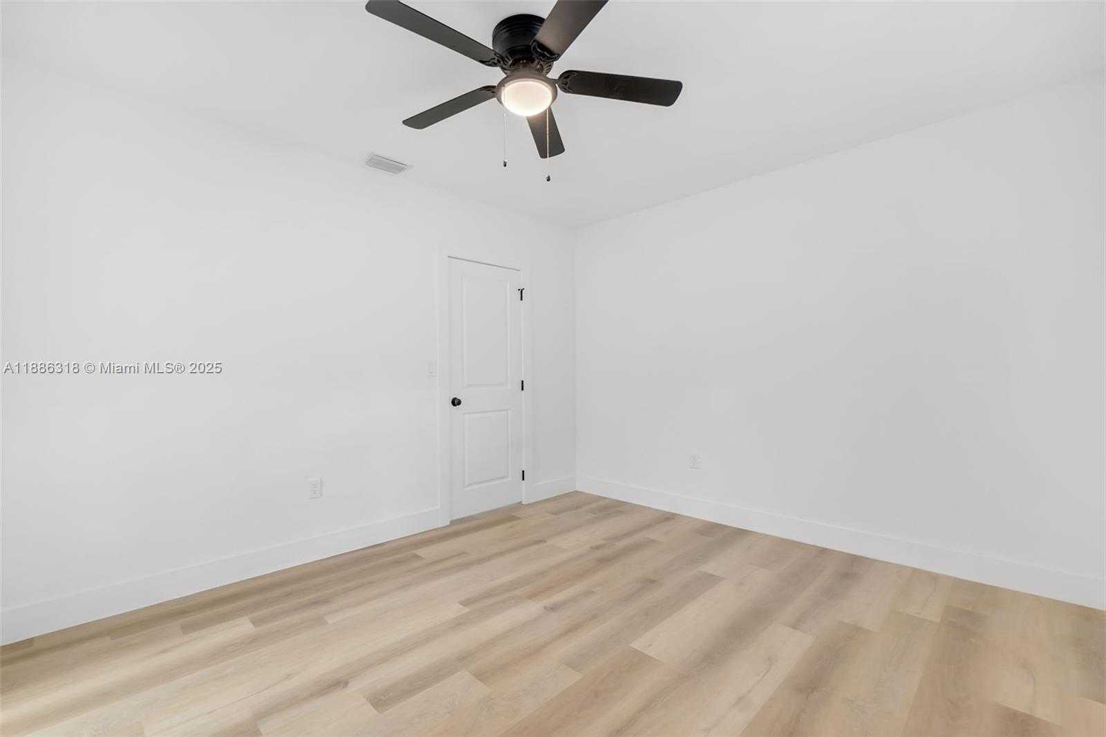Small Image of 924 WEST 28TH ST, Hialeah Number 29