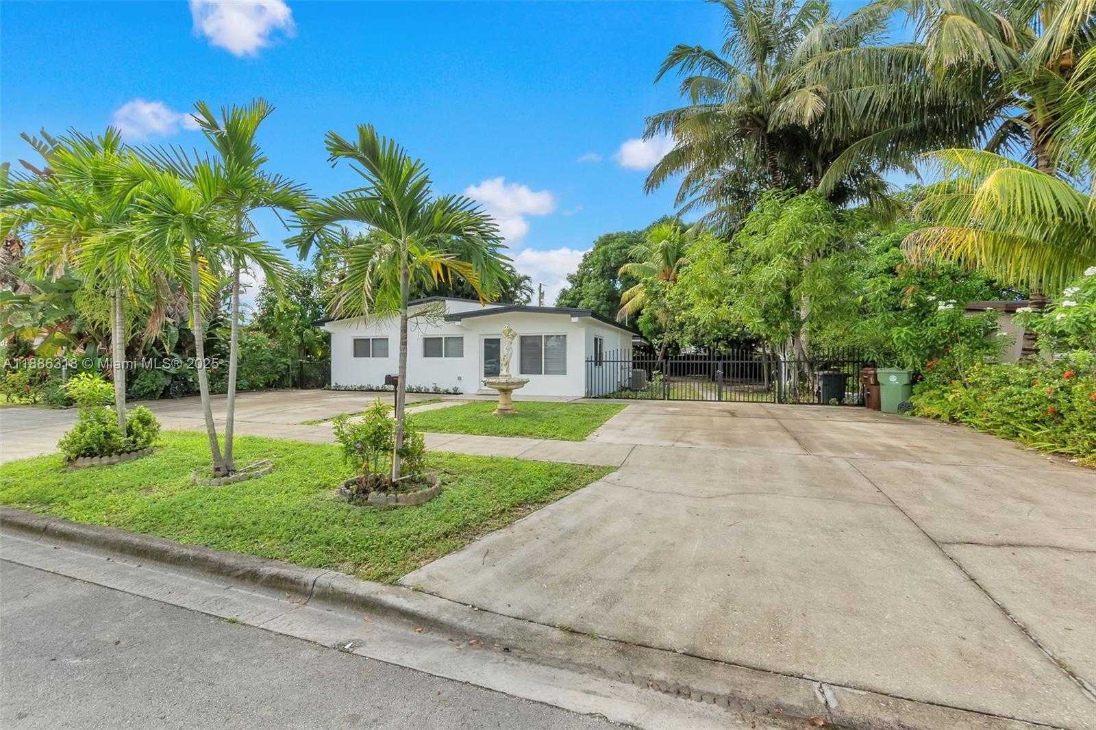 Small Image of 924 WEST 28TH ST, Hialeah Number 3