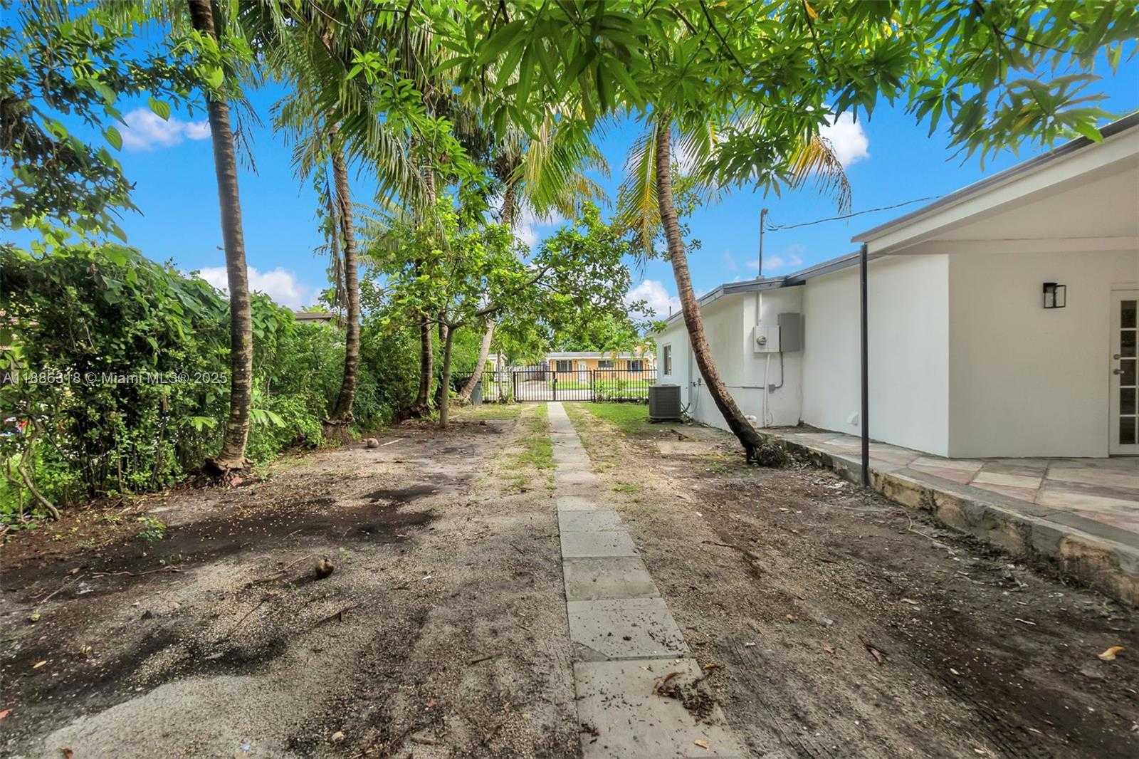 Small Image of 924 WEST 28TH ST, Hialeah Number 37