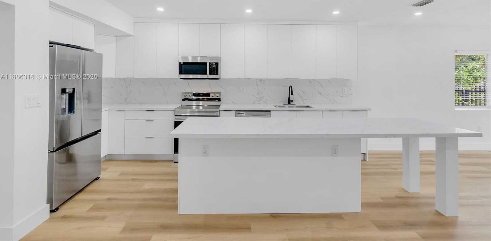 Small Image of 924 WEST 28TH ST, Hialeah Number 4
