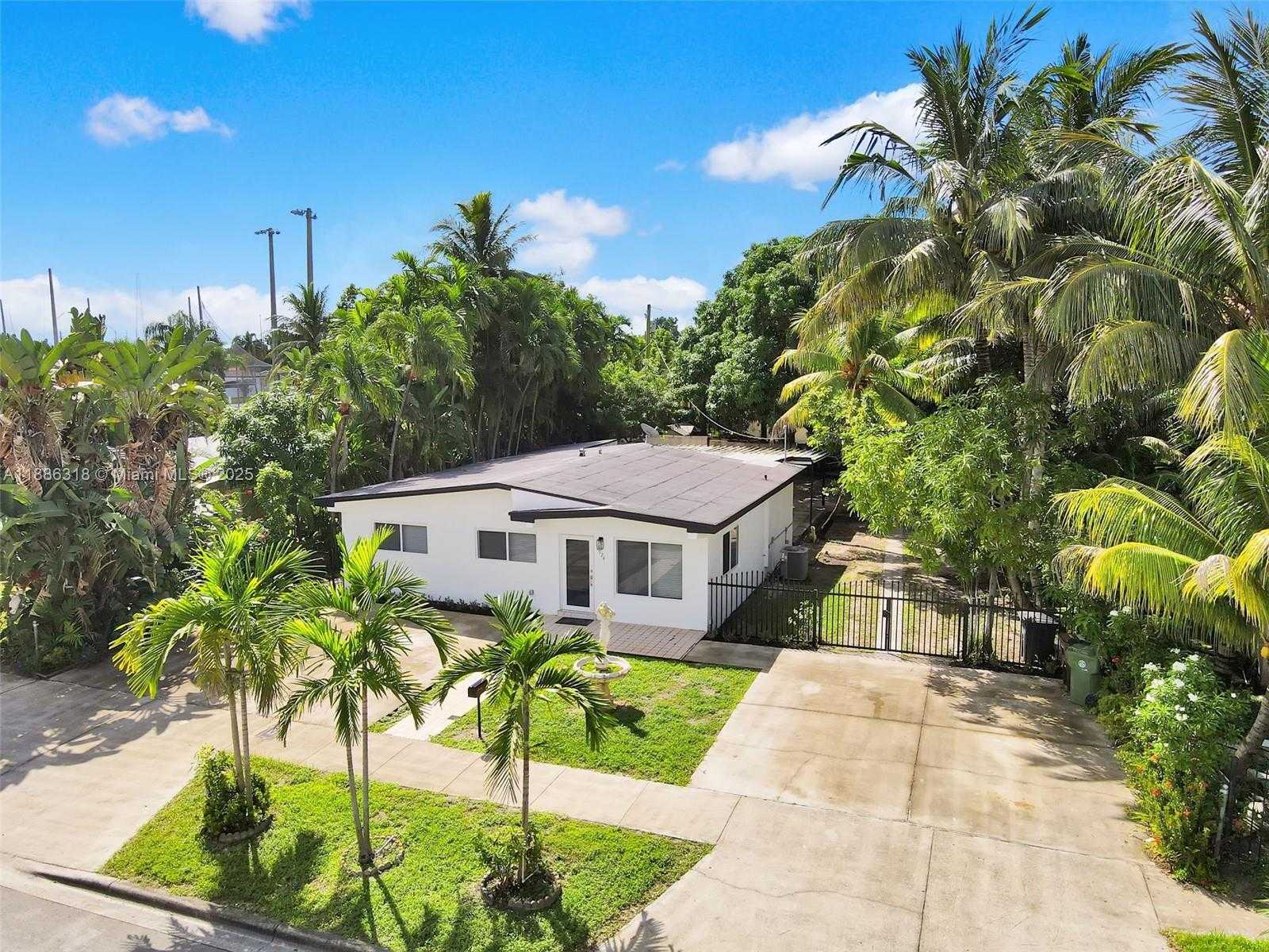 Small Image of 924 WEST 28TH ST, Hialeah Number 42