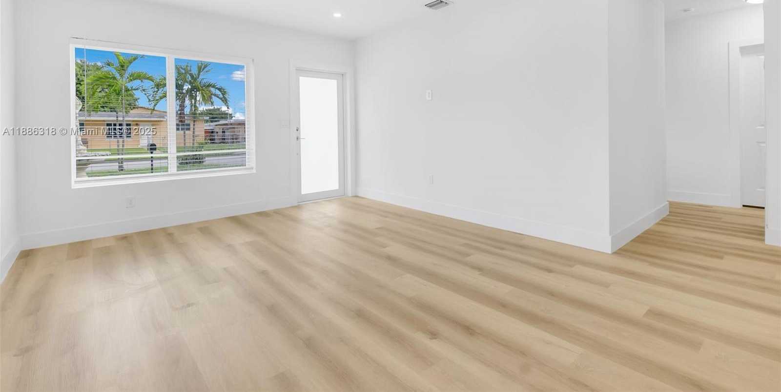 Small Image of 924 WEST 28TH ST, Hialeah Number 9