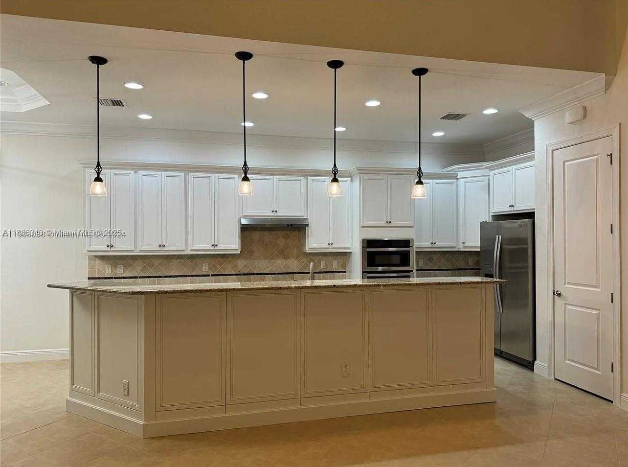 Small Image of 10350 CAMEILLA ST, Parkland Number 10