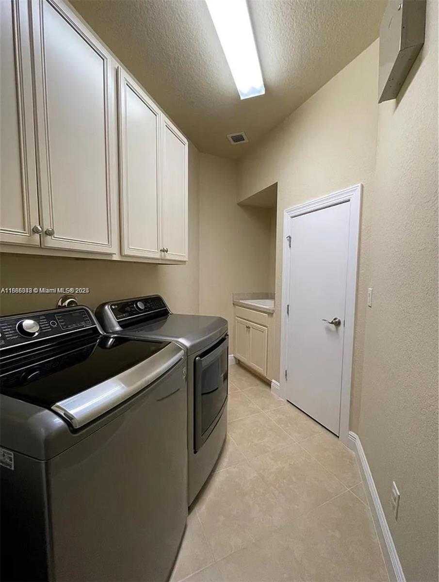 Small Image of 10350 CAMEILLA ST, Parkland Number 21