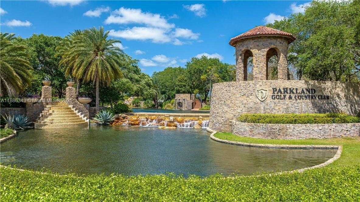Small Image of 10350 CAMEILLA ST, Parkland Number 23