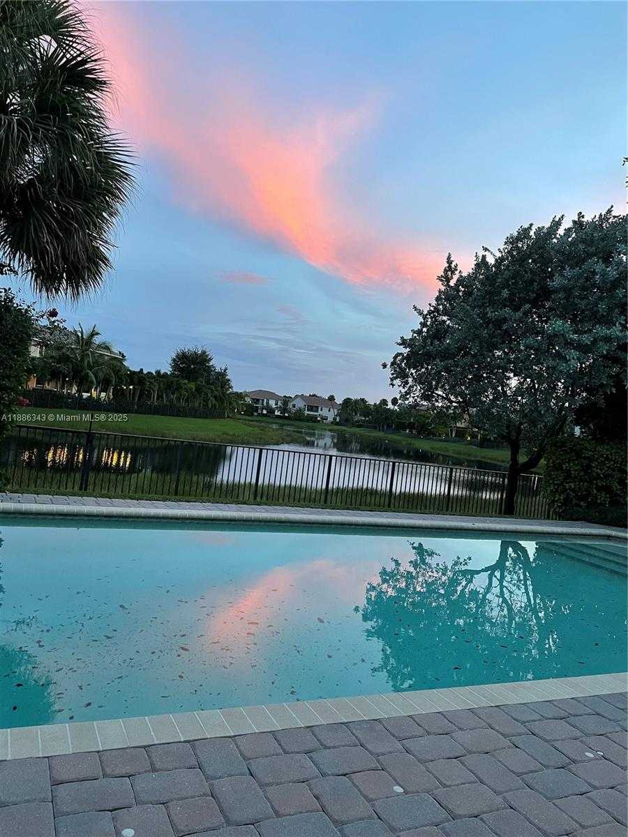 Small Image of 10350 CAMEILLA ST, Parkland Number 4