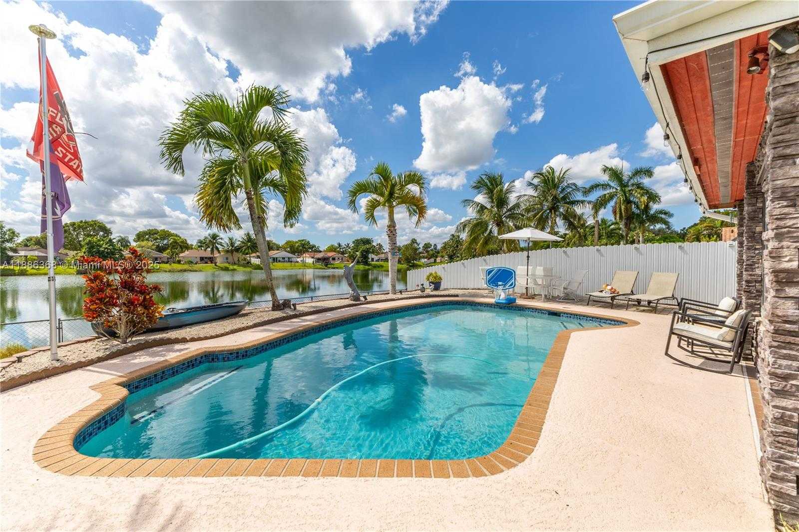 Small Image of 11656 SOUTH WEST 50TH CT, Cooper City Number 34