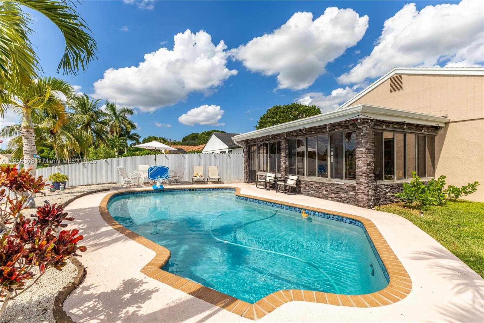 Small Image of 11656 SOUTH WEST 50TH CT, Cooper City Number 35