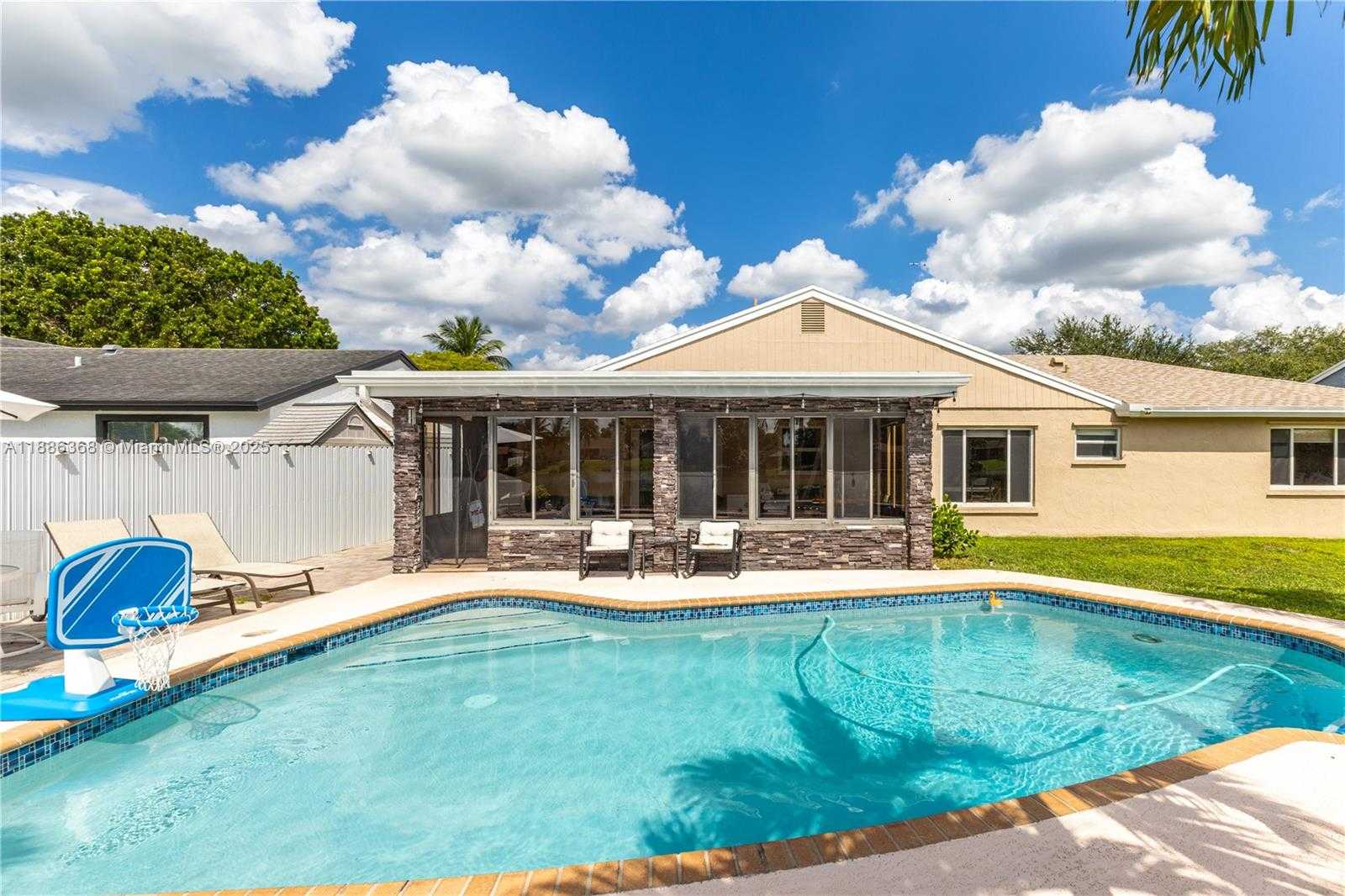 Small Image of 11656 SOUTH WEST 50TH CT, Cooper City Number 38