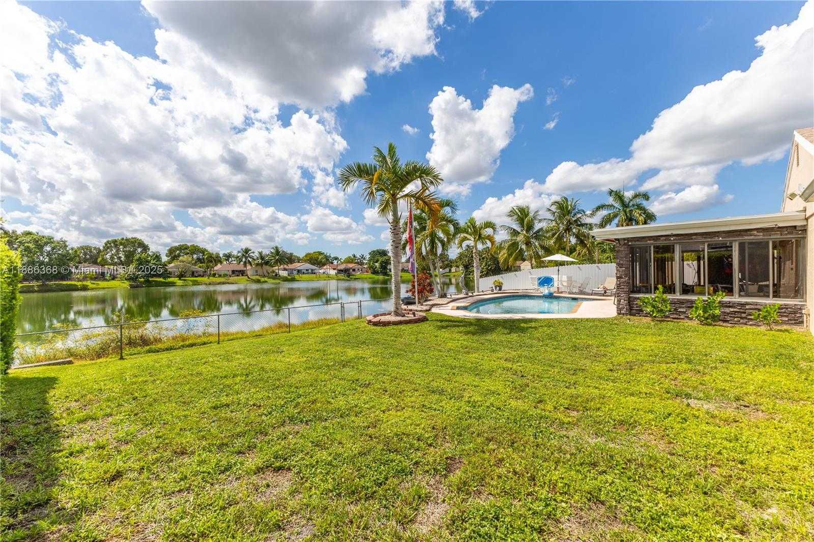 Small Image of 11656 SOUTH WEST 50TH CT, Cooper City Number 39