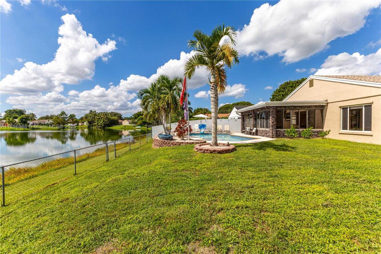 Small Image of 11656 SOUTH WEST 50TH CT, Cooper City Number 41