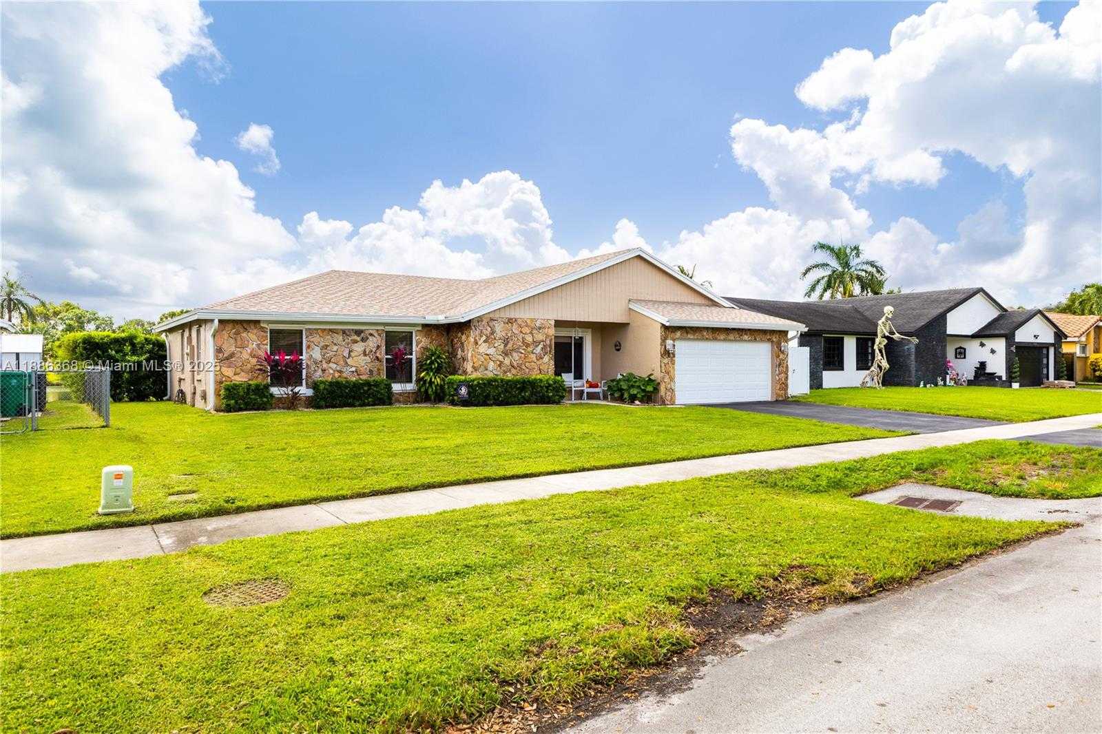 Small Image of 11656 SOUTH WEST 50TH CT, Cooper City Number 6