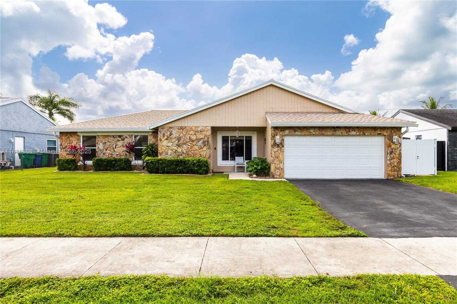 Small Image of 11656 SOUTH WEST 50TH CT, Cooper City Number 7
