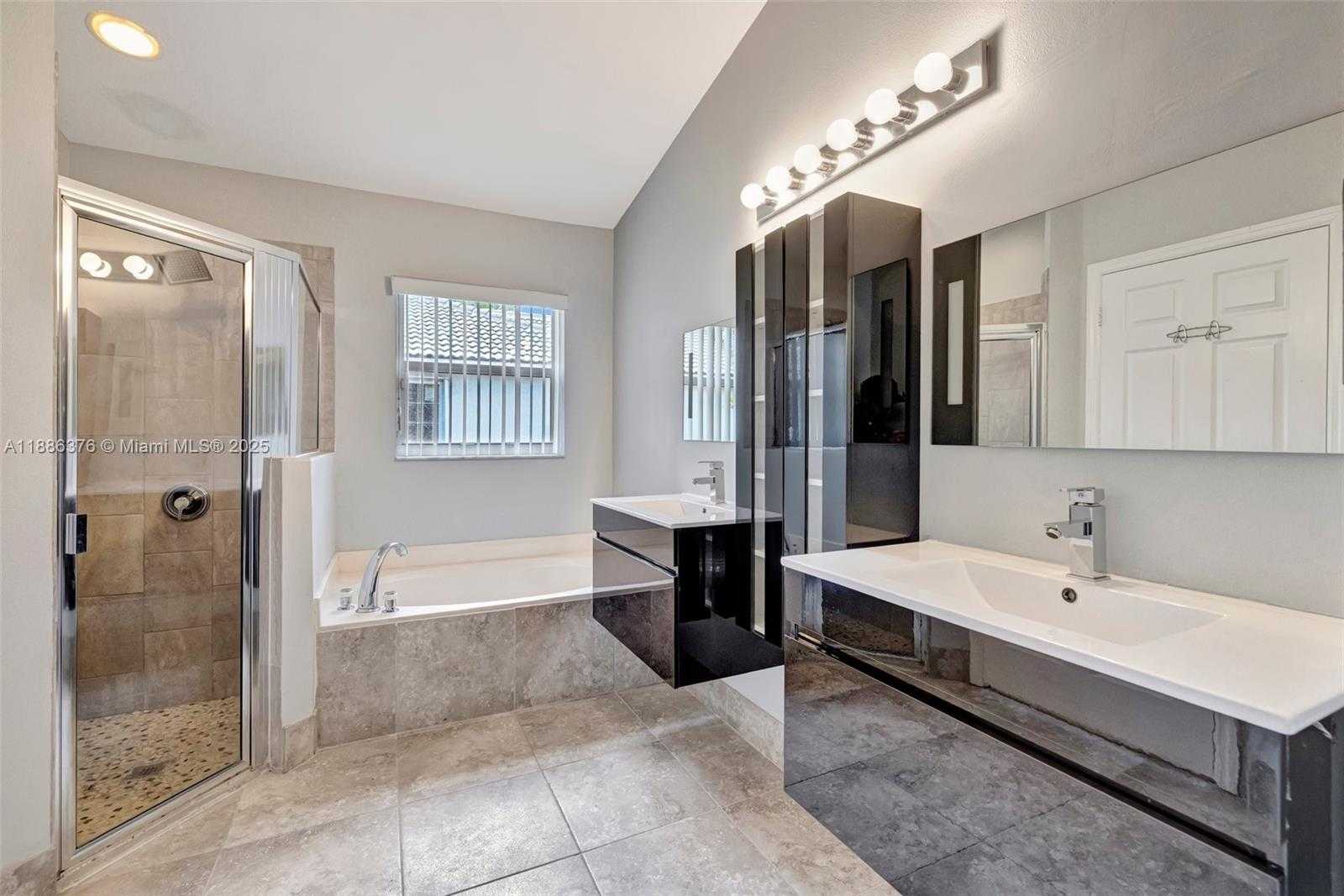 Small Image of 16249 NORTH WEST 24TH ST, Pembroke Pines Number 10
