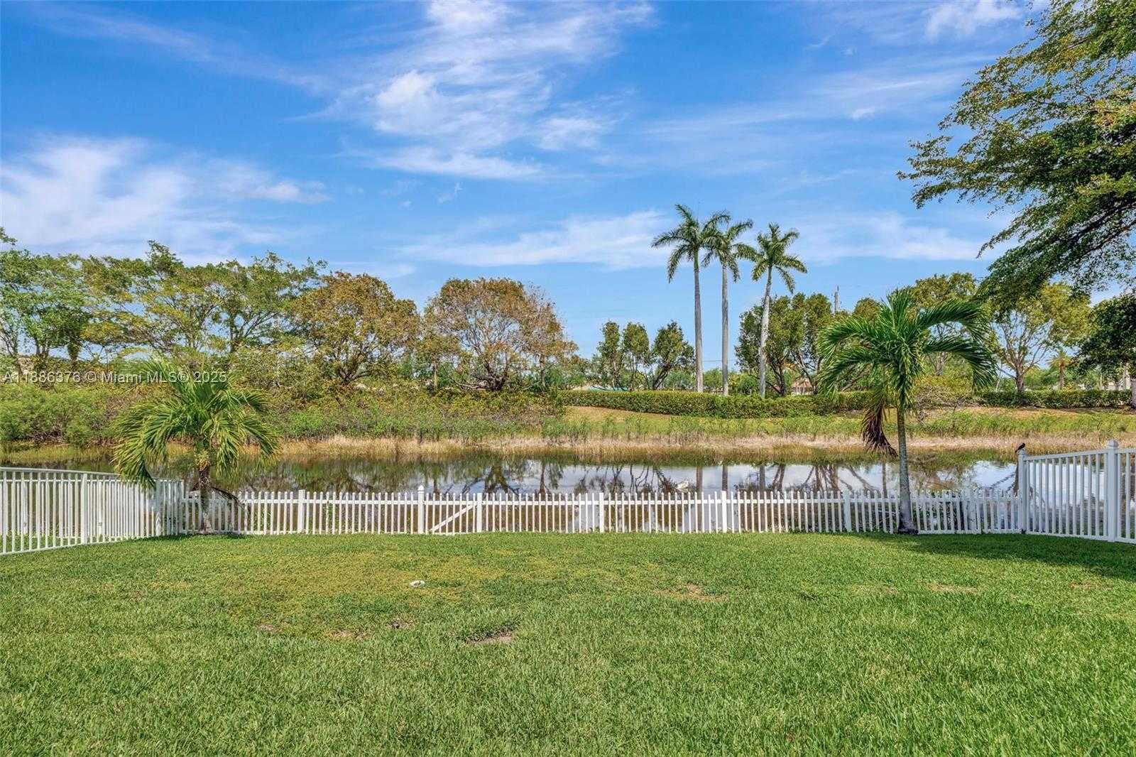 Small Image of 16249 NORTH WEST 24TH ST, Pembroke Pines Number 17
