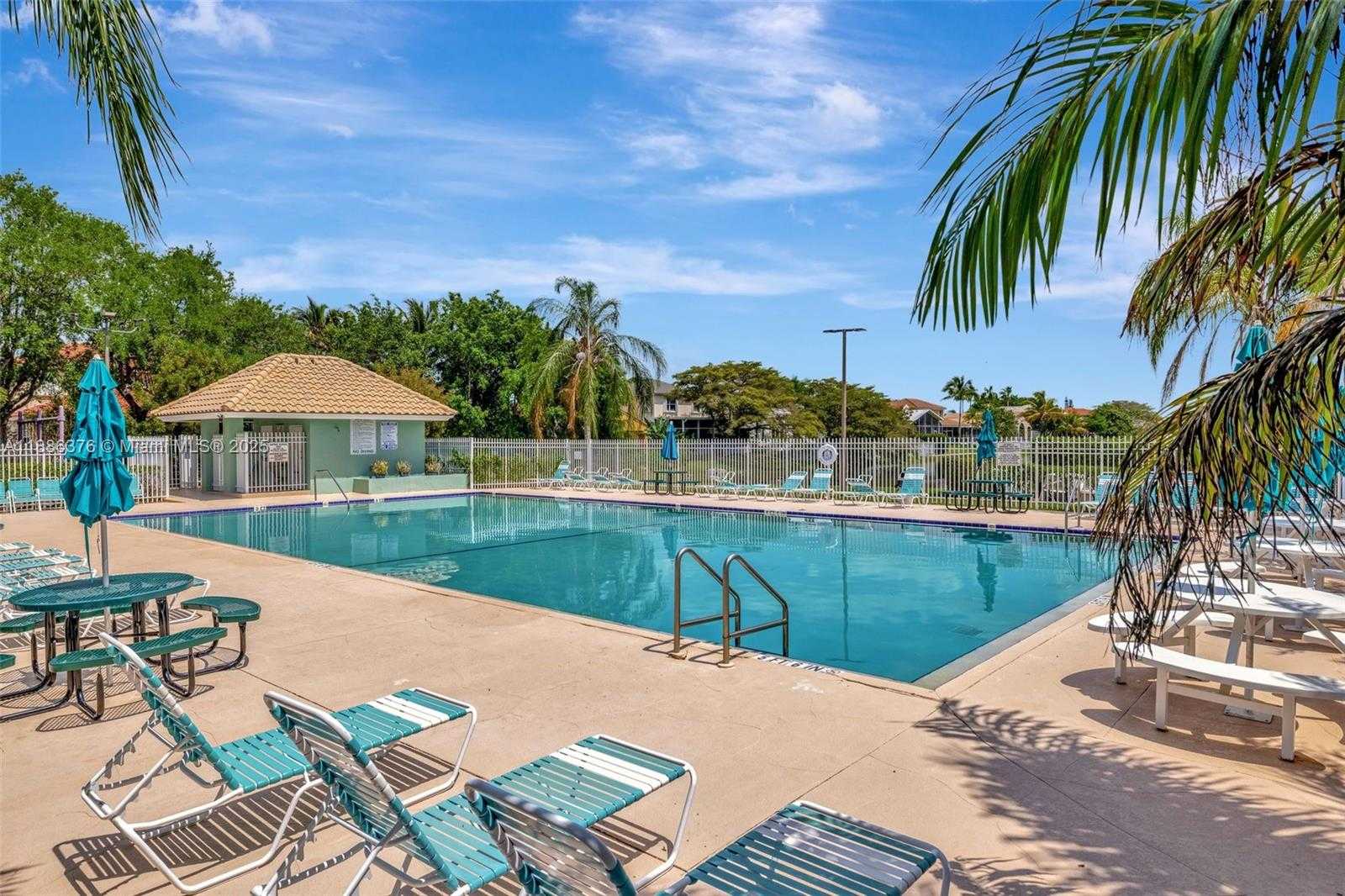 Small Image of 16249 NORTH WEST 24TH ST, Pembroke Pines Number 25