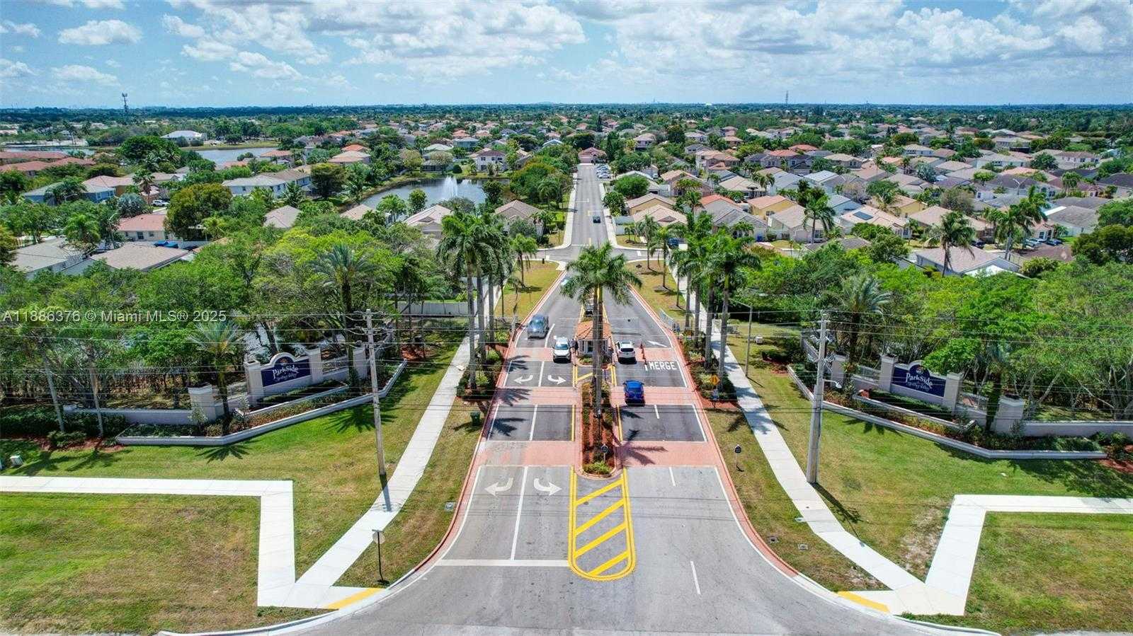 Small Image of 16249 NORTH WEST 24TH ST, Pembroke Pines Number 44