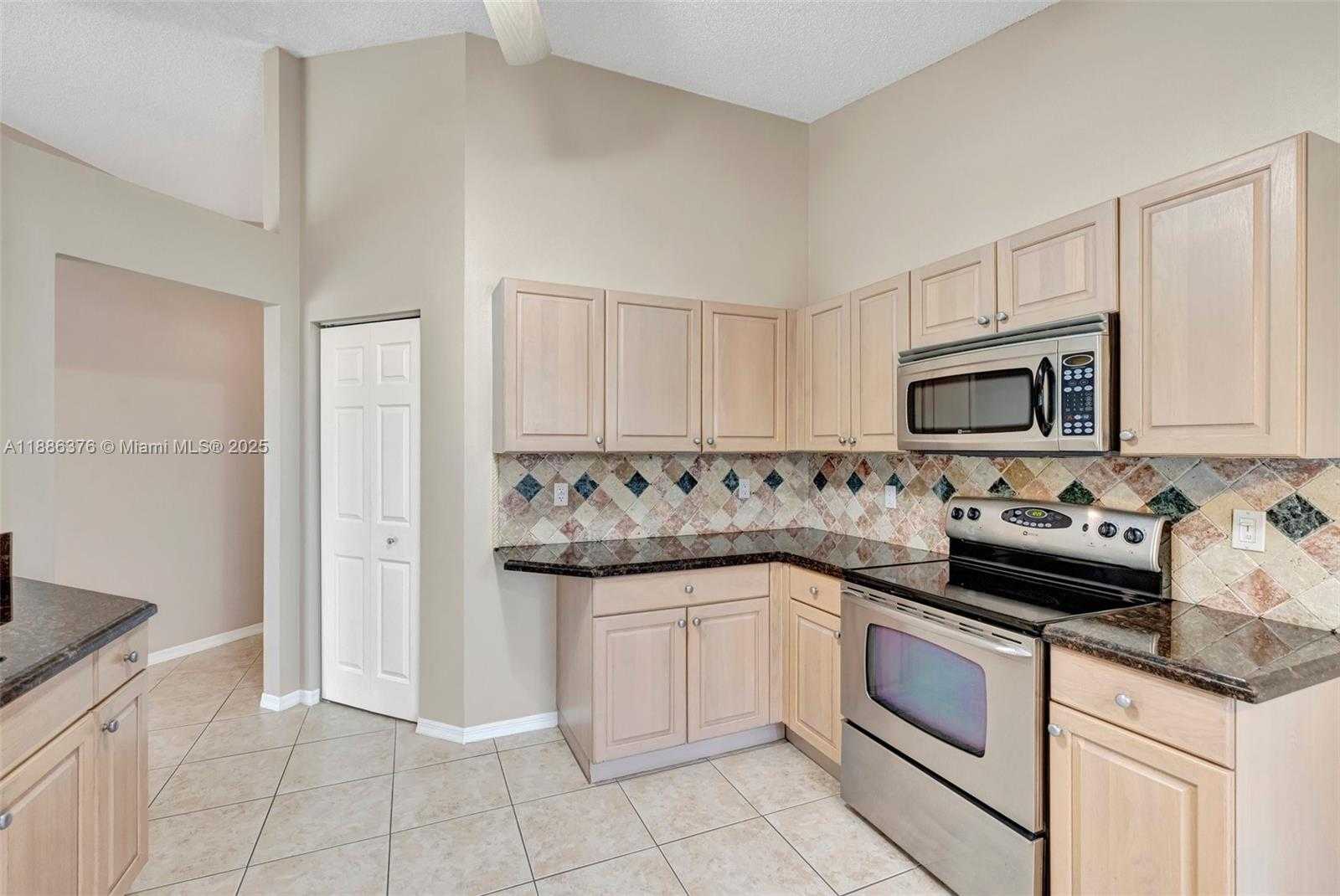 Small Image of 16249 NORTH WEST 24TH ST, Pembroke Pines Number 7