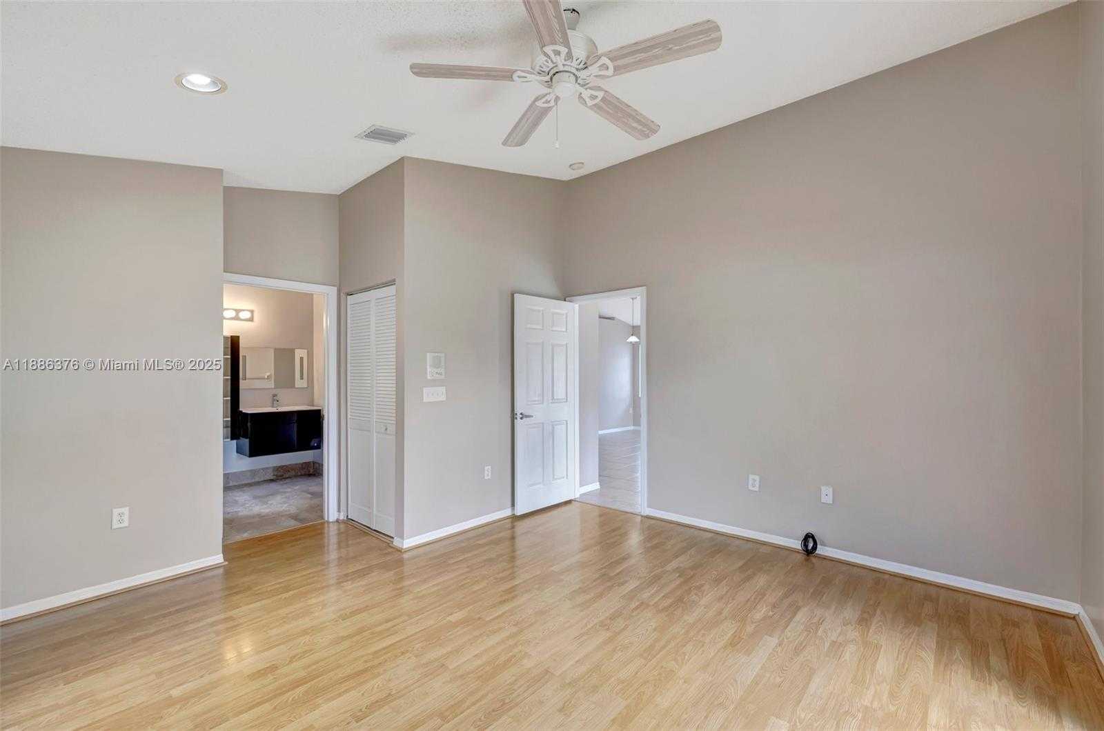 Small Image of 16249 NORTH WEST 24TH ST, Pembroke Pines Number 9