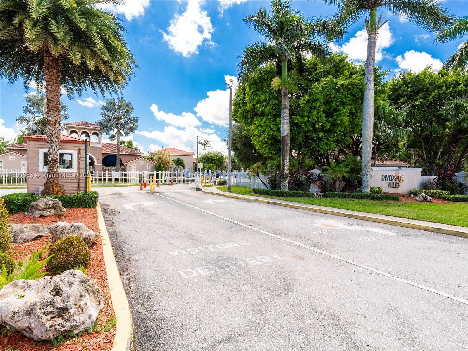 Small Image of 13761 SOUTH WEST 274TH TER, Homestead Number 38