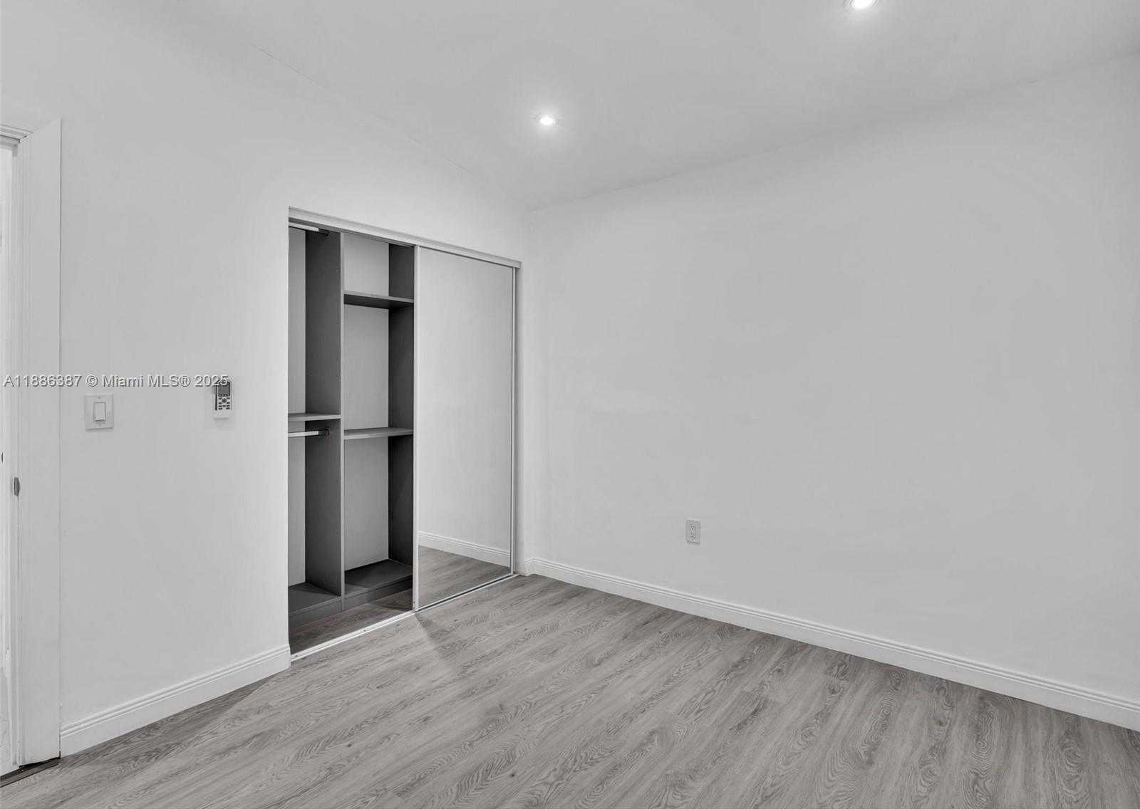 Small Image of 823 SOUTH WEST 27TH ST, Fort Lauderdale Number 14