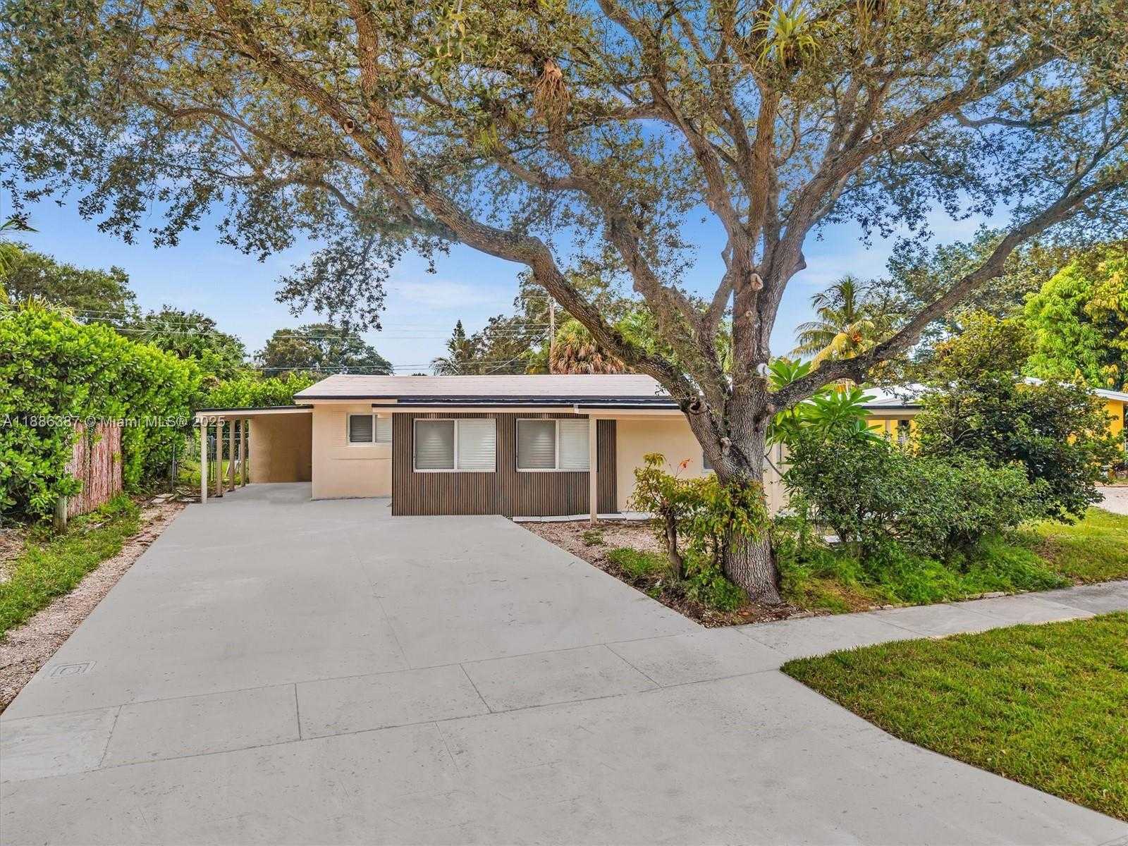 Small Image of 823 SOUTH WEST 27TH ST, Fort Lauderdale Number 2