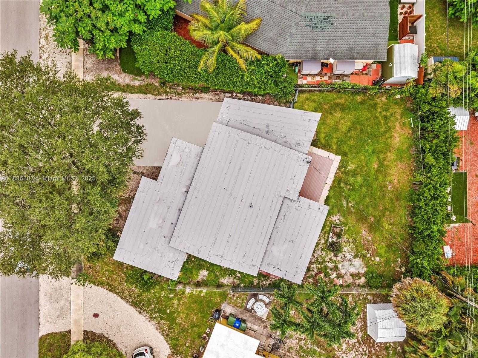 Small Image of 823 SOUTH WEST 27TH ST, Fort Lauderdale Number 24