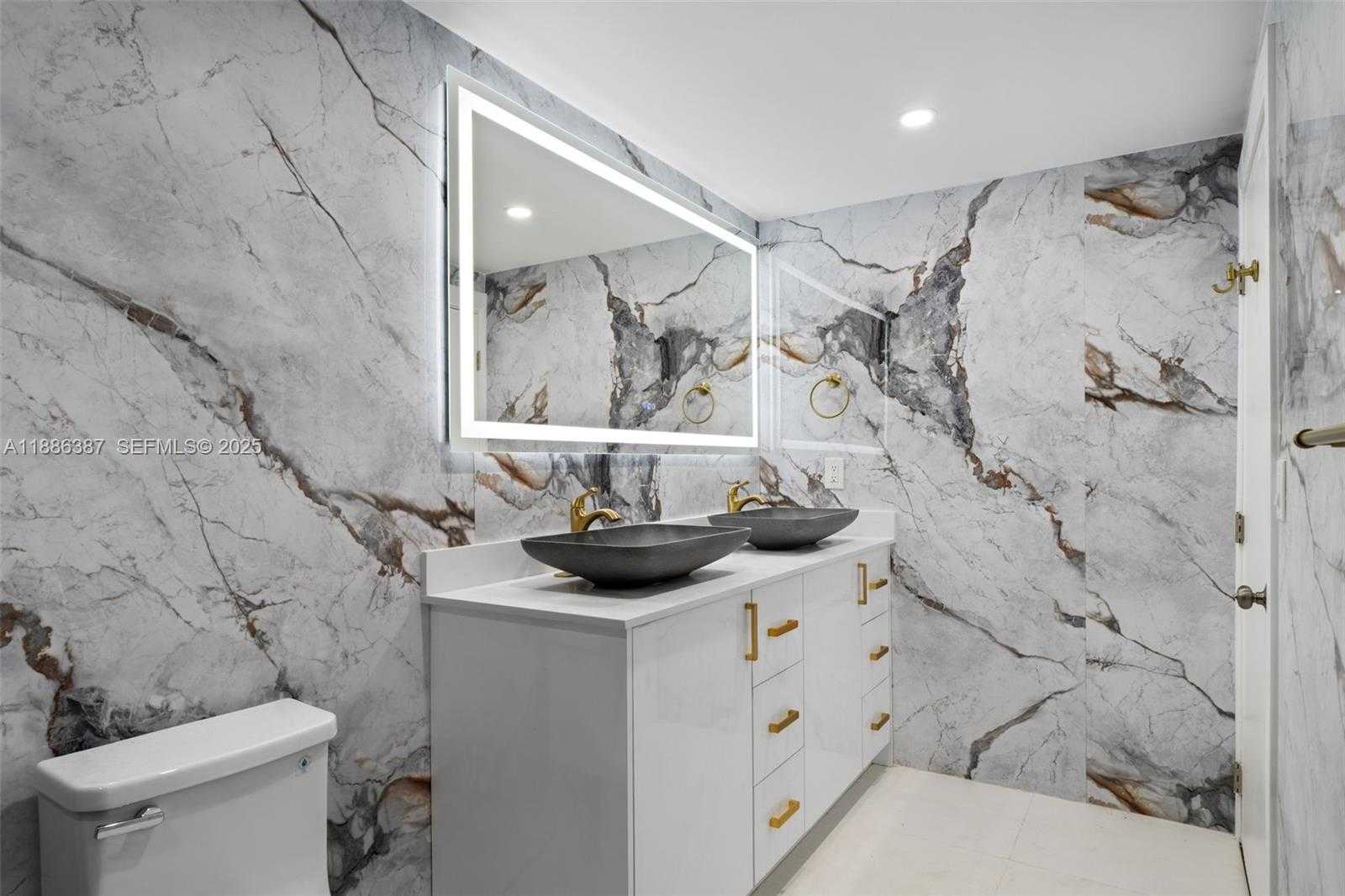 Small Image of 823 SOUTH WEST 27TH ST, Fort Lauderdale Number 29