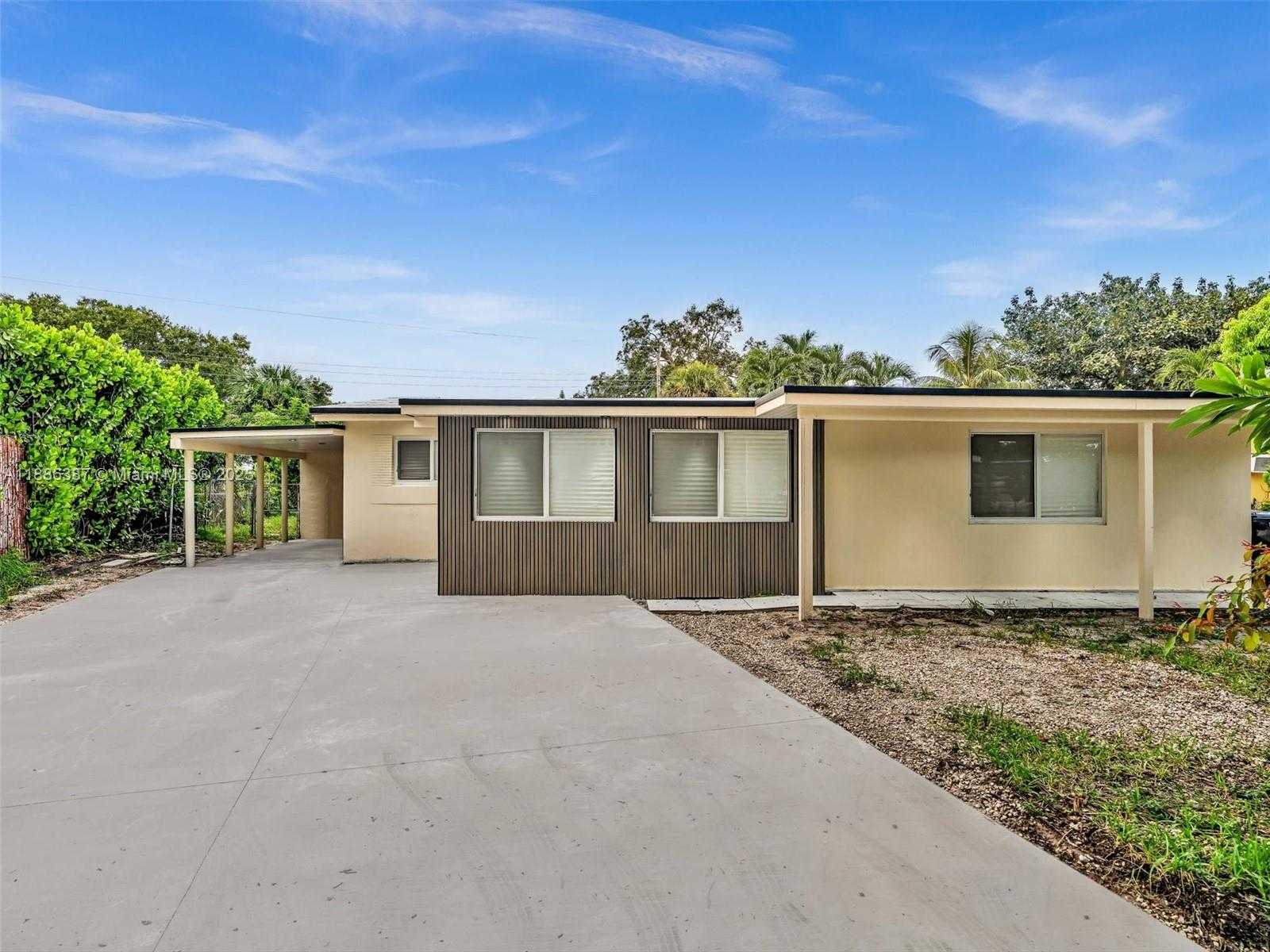 Small Image of 823 SOUTH WEST 27TH ST, Fort Lauderdale Number 3