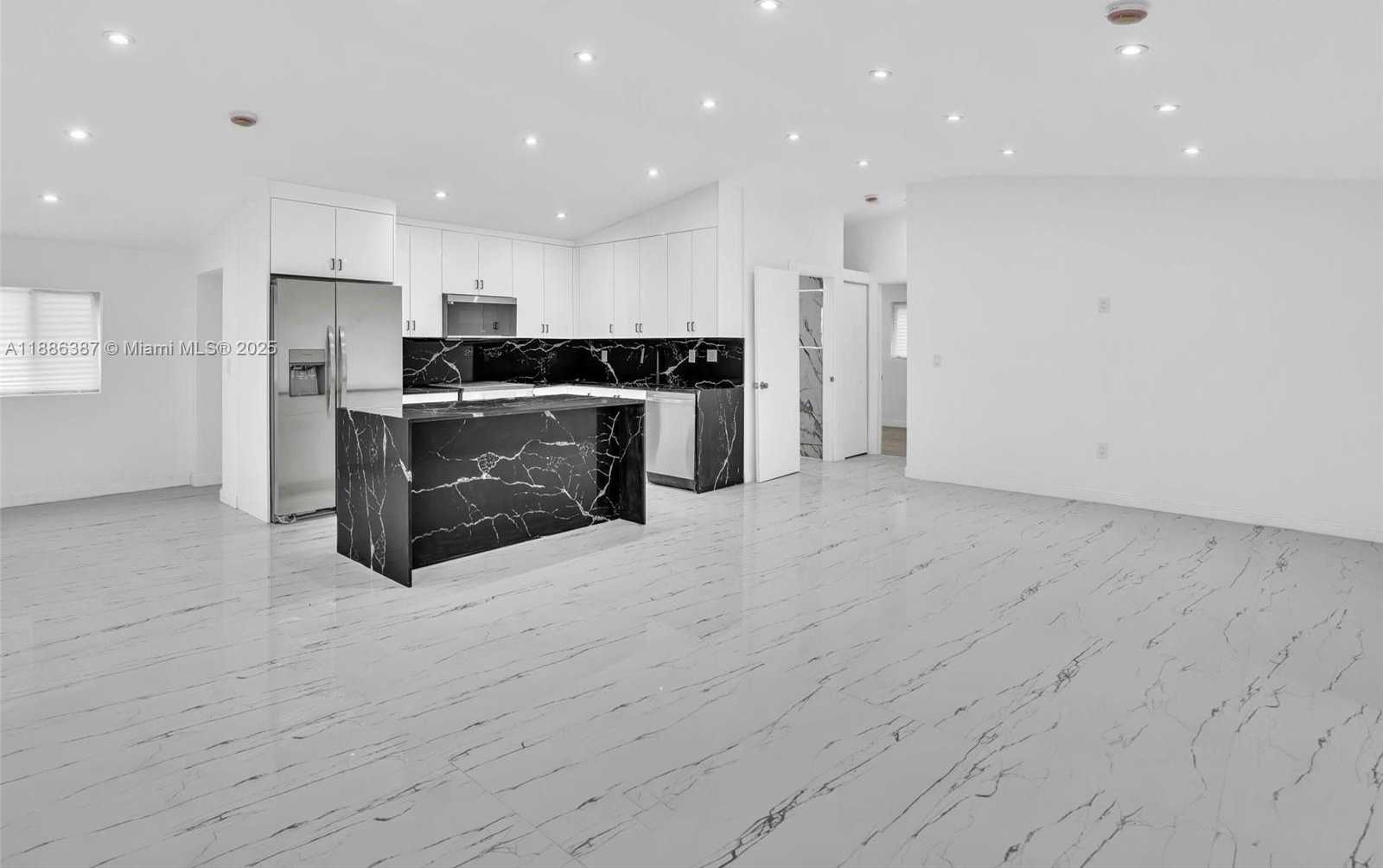 Small Image of 823 SOUTH WEST 27TH ST, Fort Lauderdale Number 4