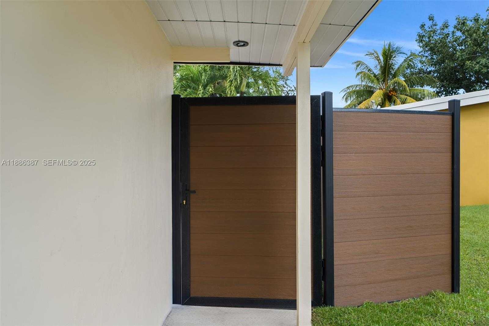 Small Image of 823 SOUTH WEST 27TH ST, Fort Lauderdale Number 41