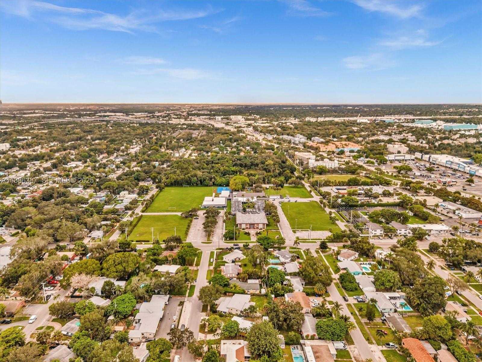 Small Image of 823 SOUTH WEST 27TH ST, Fort Lauderdale Number 46