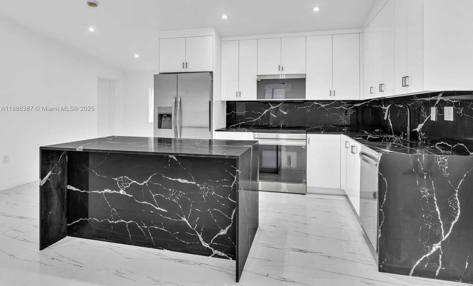 Small Image of 823 SOUTH WEST 27TH ST, Fort Lauderdale Number 6