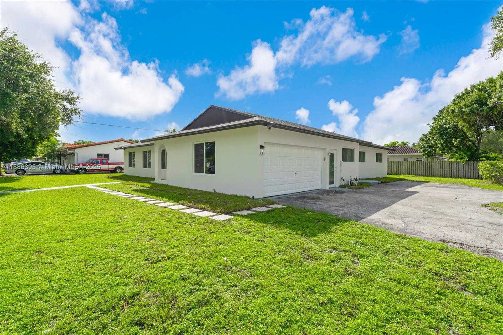 Small Image of 5360 SOUTH WEST 9TH ST, Plantation Number 3