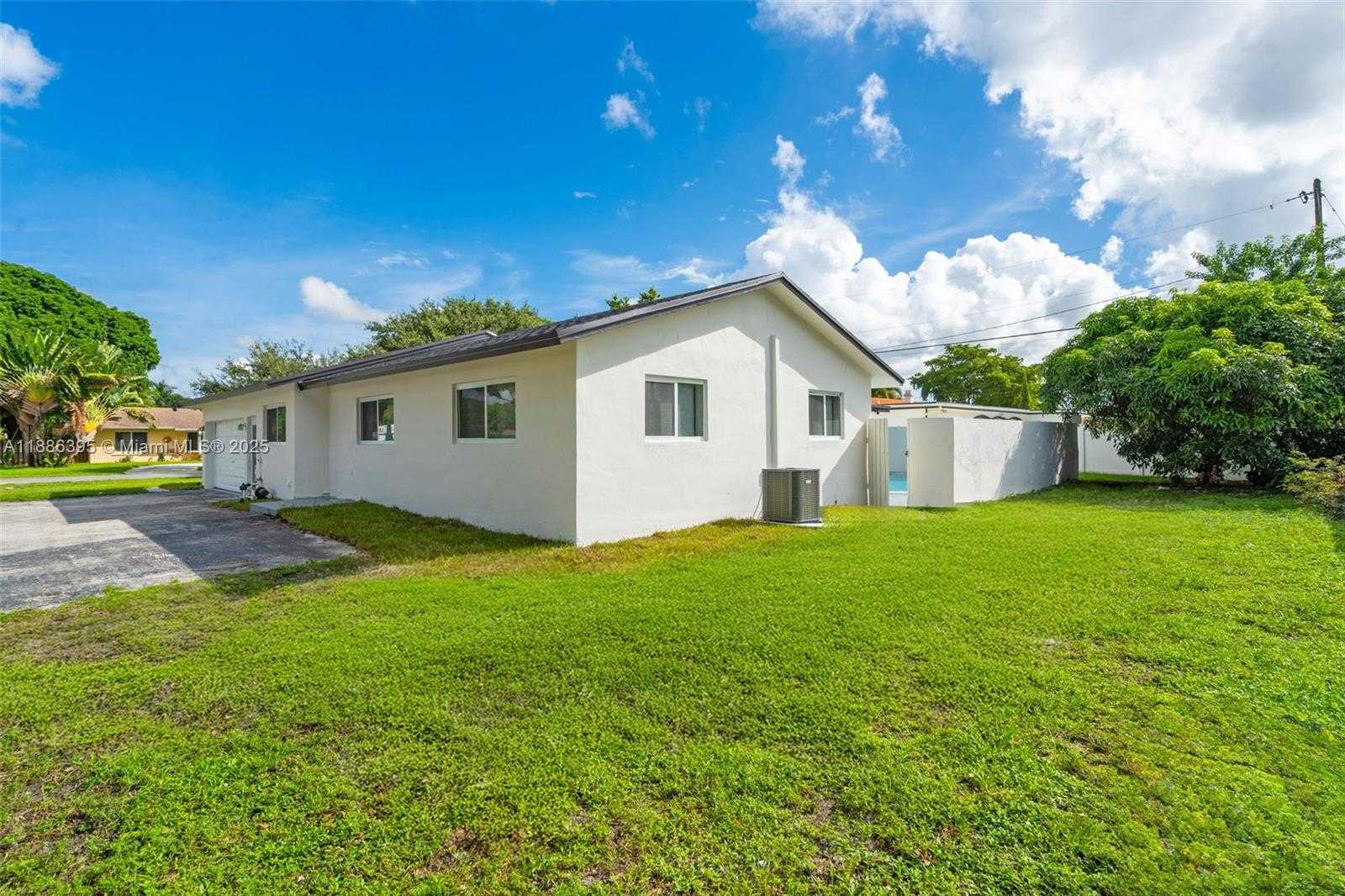Small Image of 5360 SOUTH WEST 9TH ST, Plantation Number 45