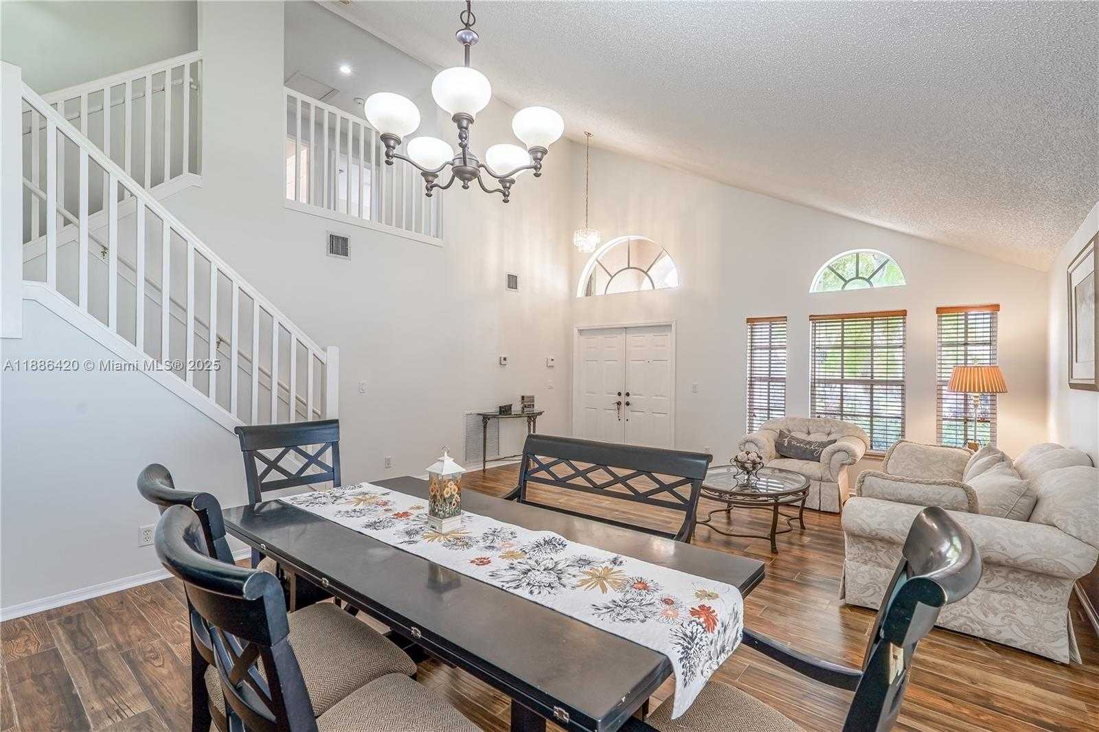 Small Image of 14267 NORTH WEST 21ST ST, Pembroke Pines Number 2