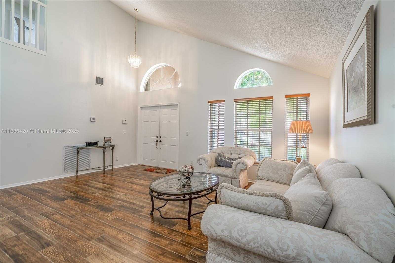 Small Image of 14267 NORTH WEST 21ST ST, Pembroke Pines Number 4