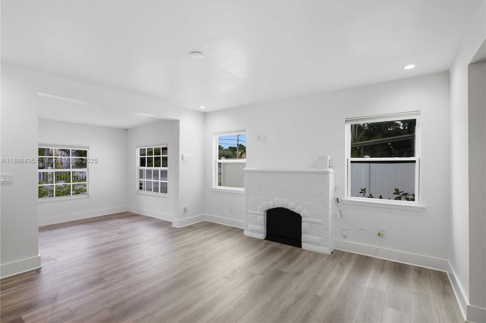 Small Image of 45 NORTH WEST 25TH AVE, Miami Number 10