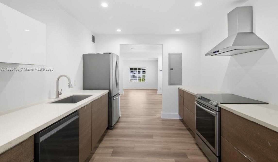 Small Image of 45 NORTH WEST 25TH AVE, Miami Number 14